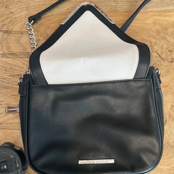 Steve Madden Black & White Crossbody Purse: Rare Find! - Picture 4 of 17